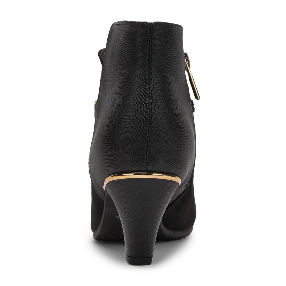 バックルベルトショートブーツ