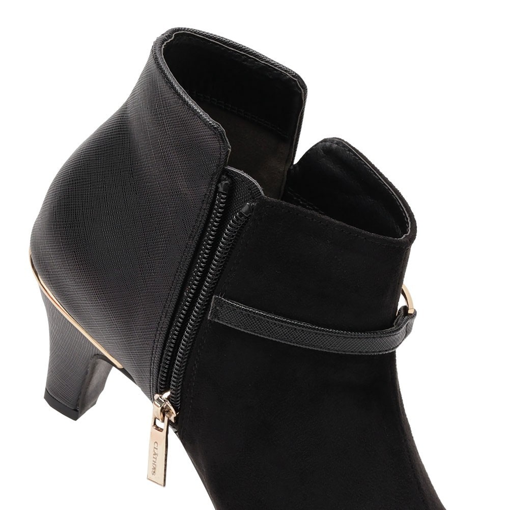 バックルベルトショートブーツ