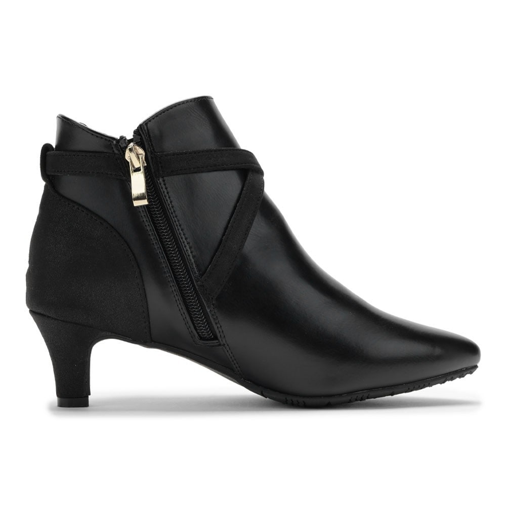 クロスベルトショートブーツ