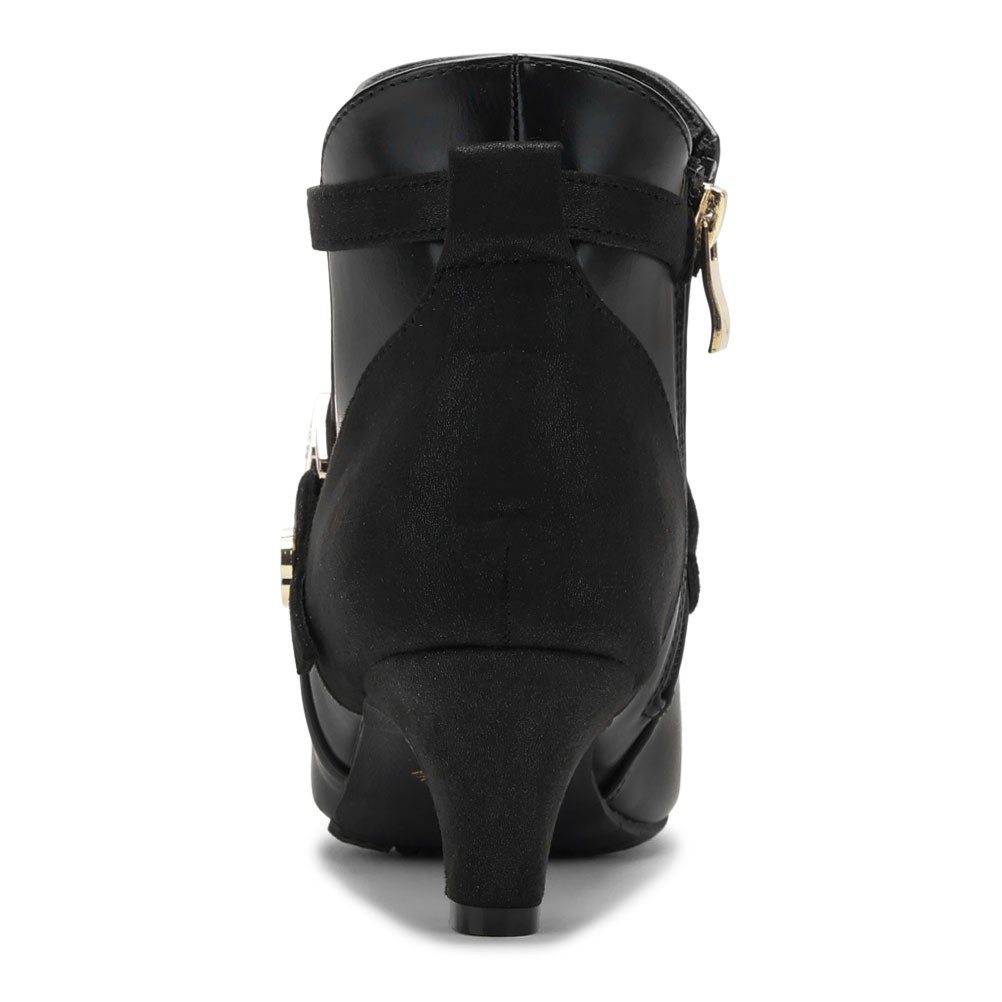 クロスベルトショートブーツ