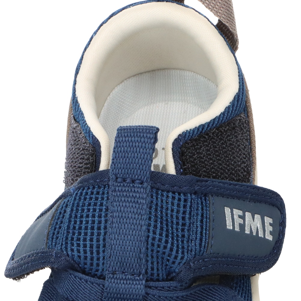 ウォーターシューズ