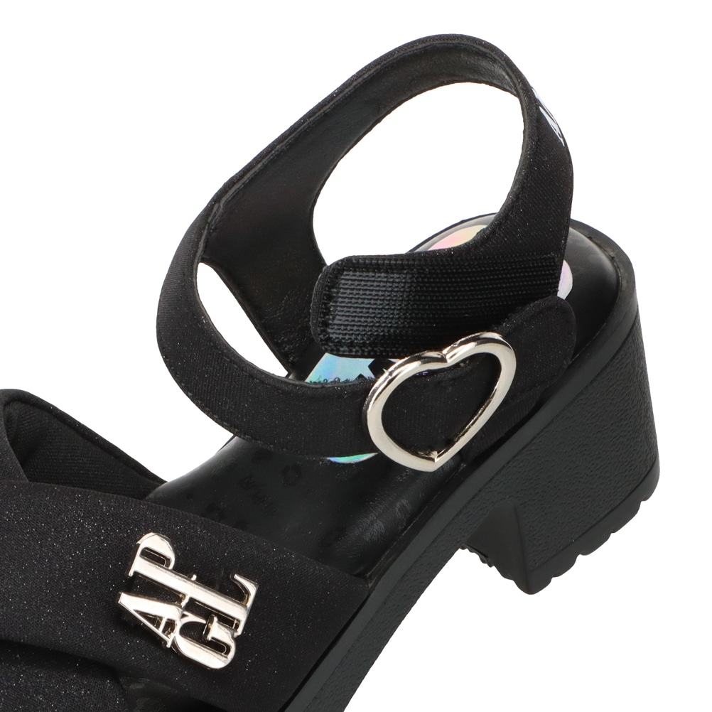 ストラップサンダル