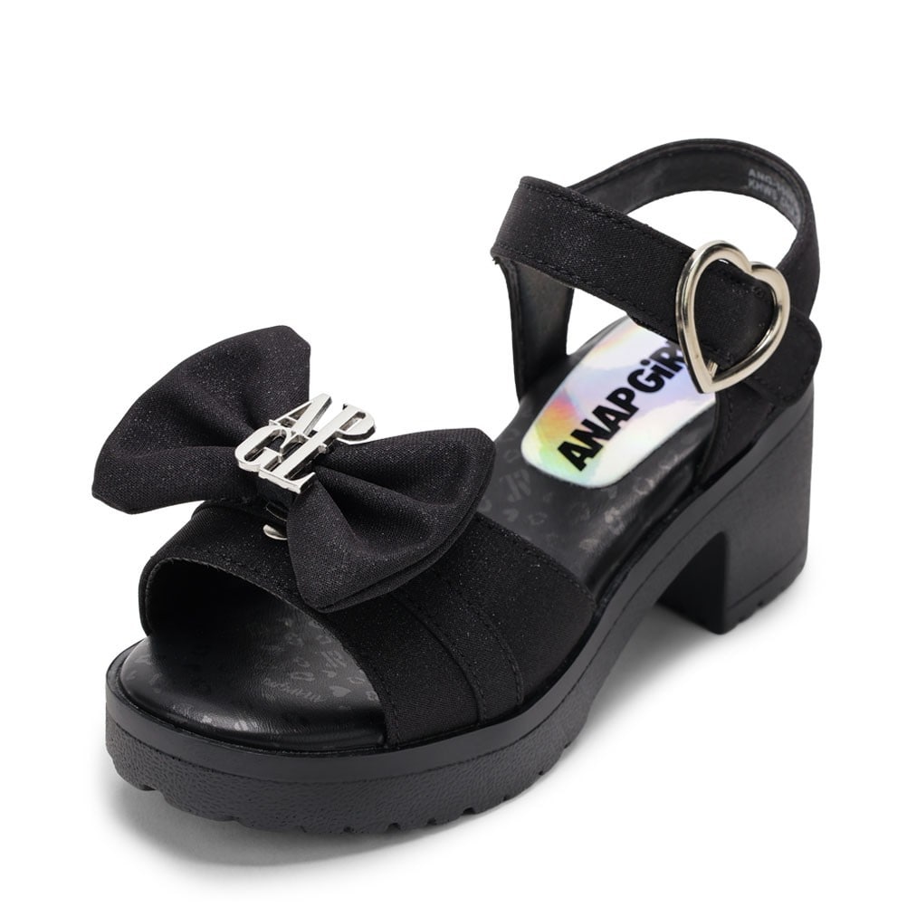 ストラップサンダル