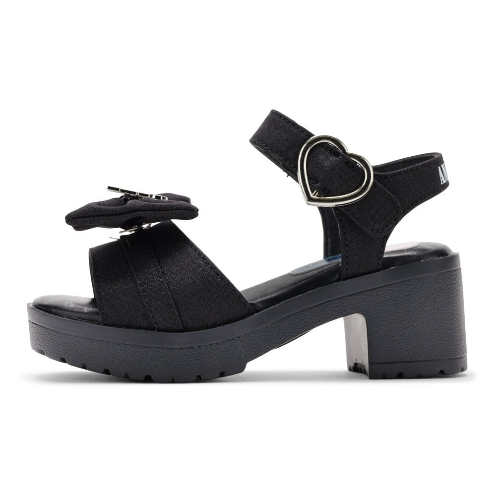 ストラップサンダル