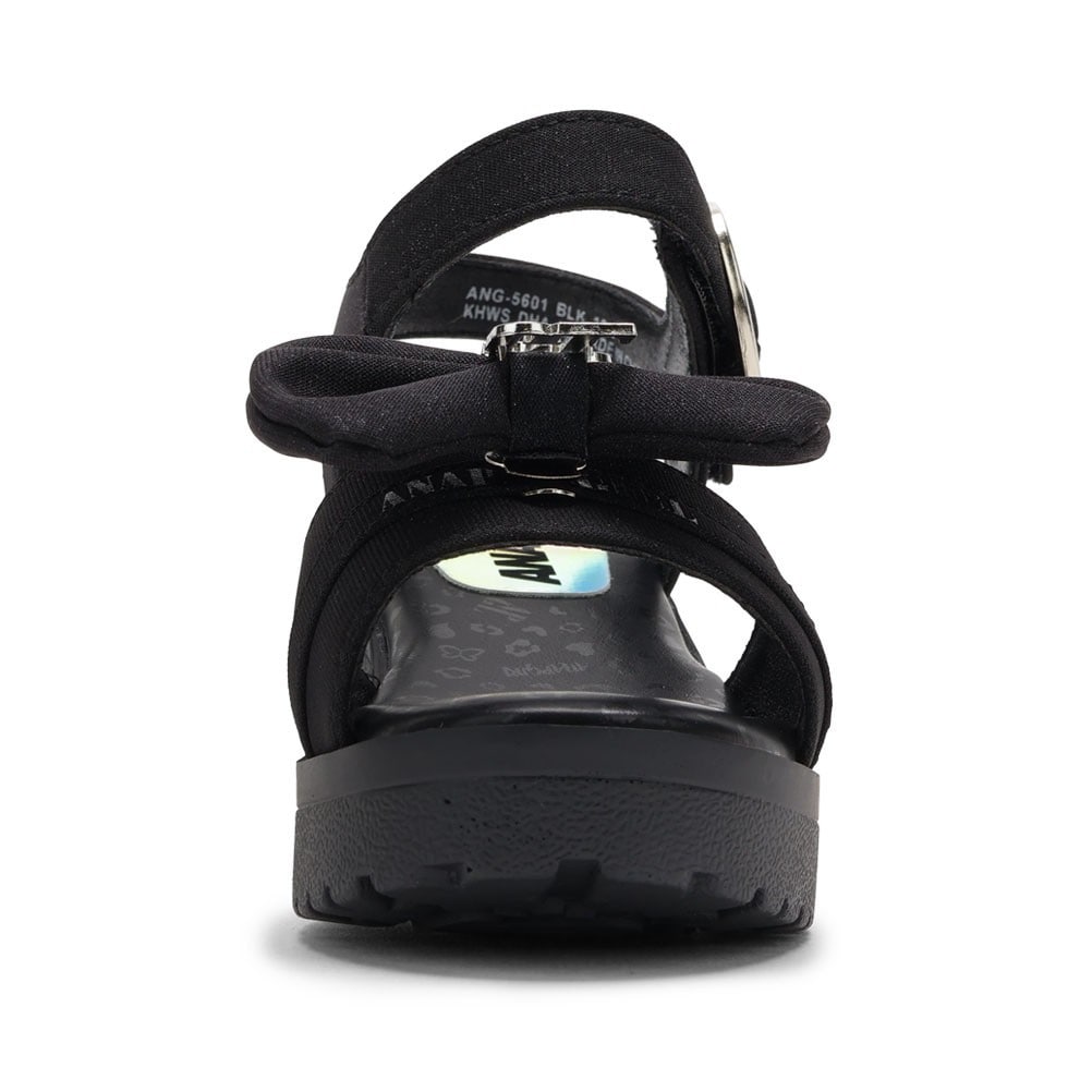 ストラップサンダル