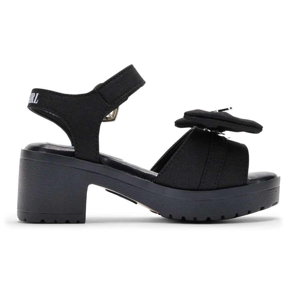 ストラップサンダル