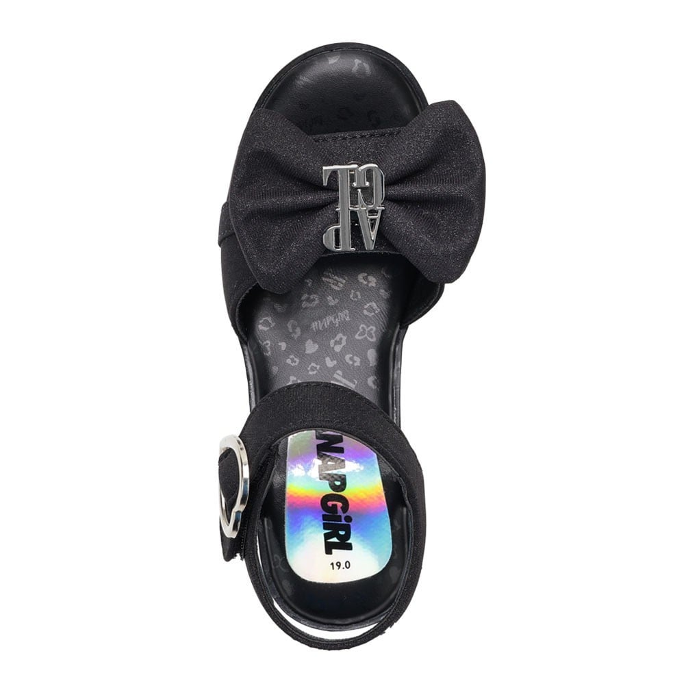 ストラップサンダル