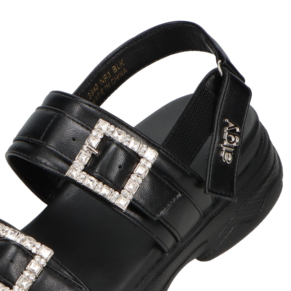 ビジューサンダル