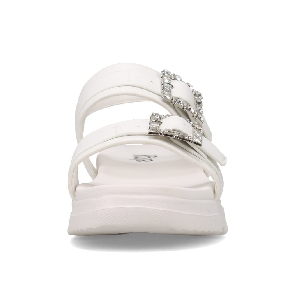 ビジューサンダル