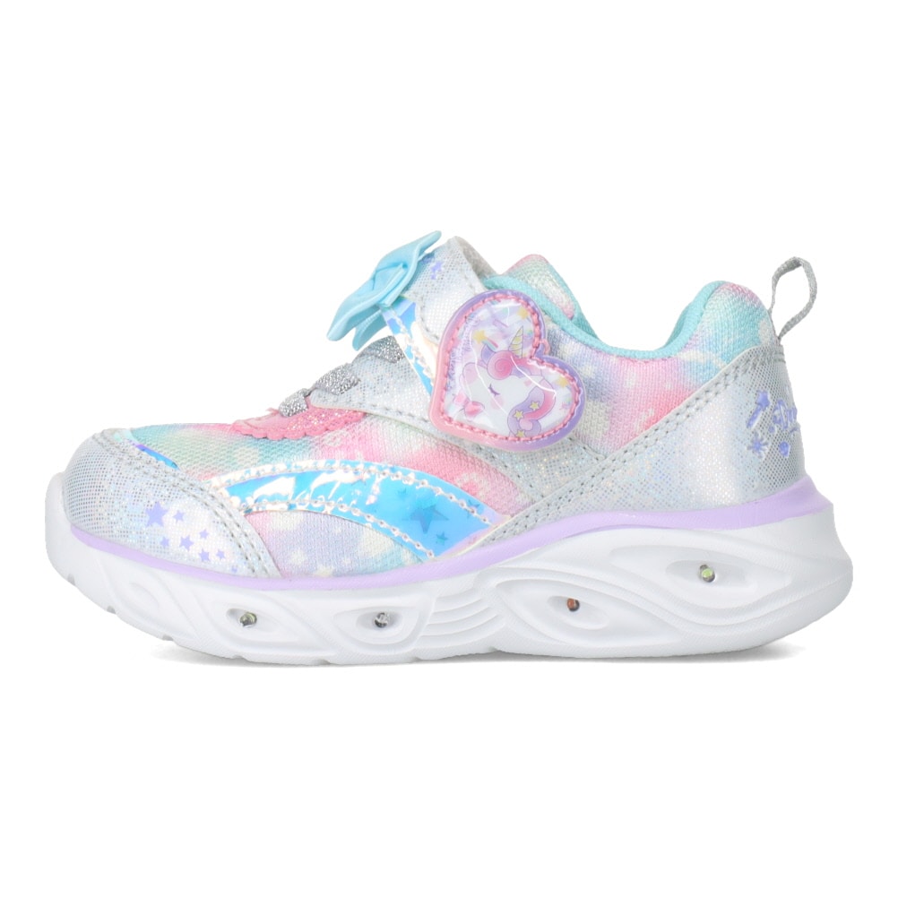 光るキッズスニーカー