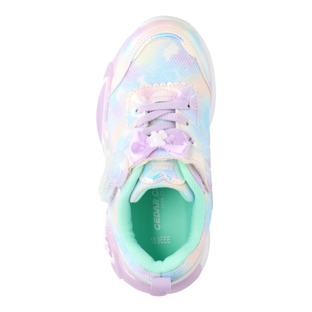 光るキッズスニーカー