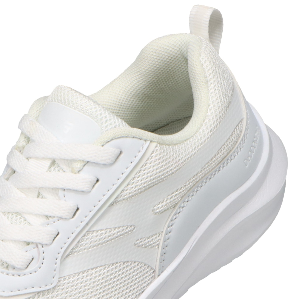 軽量消臭スニーカー