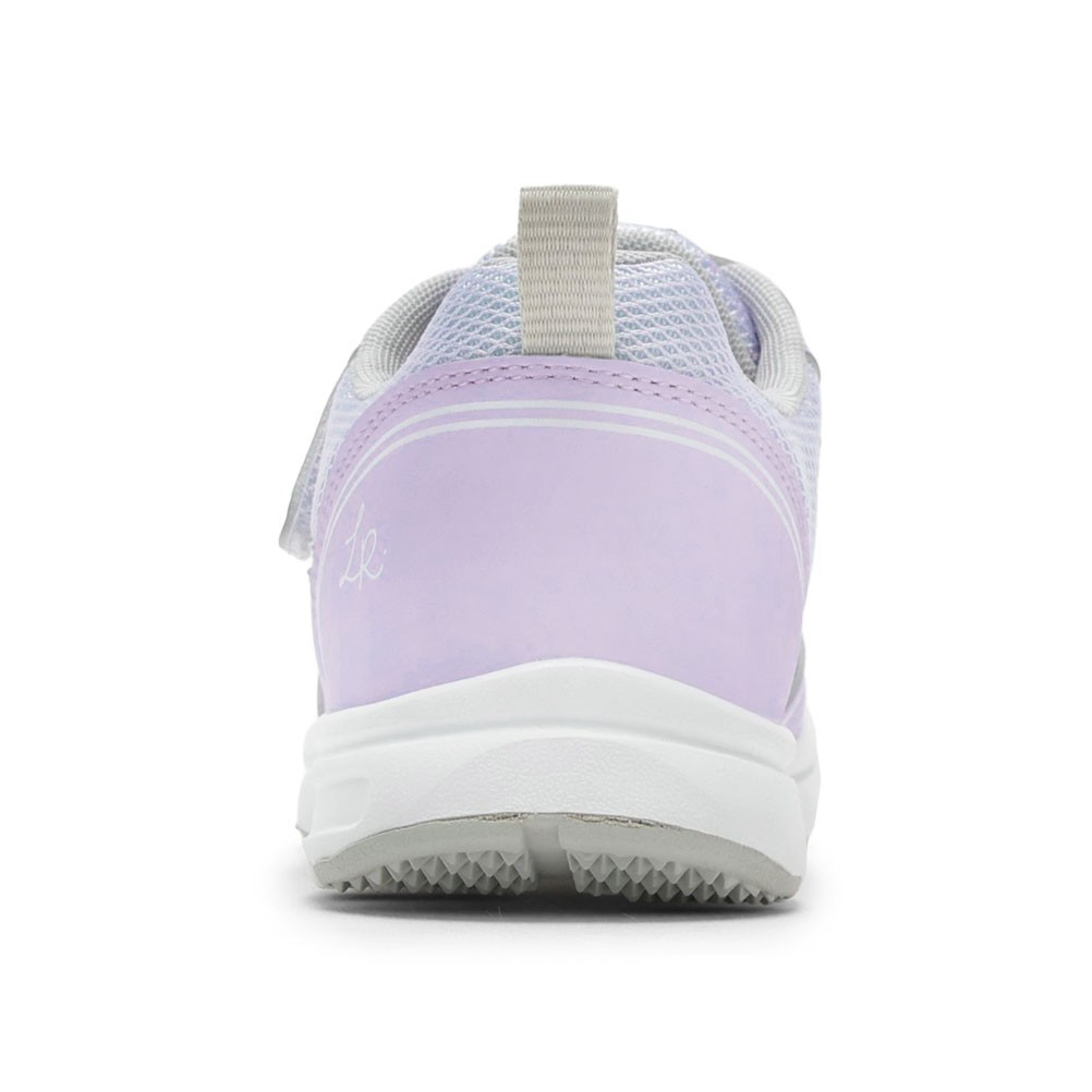 スポーツスニーカー