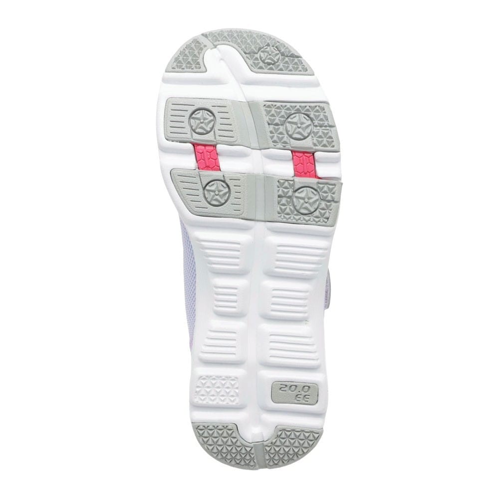 スポーツスニーカー