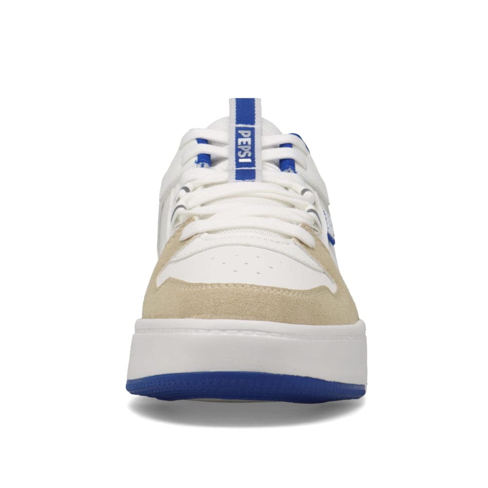 カジュアルスニーカー