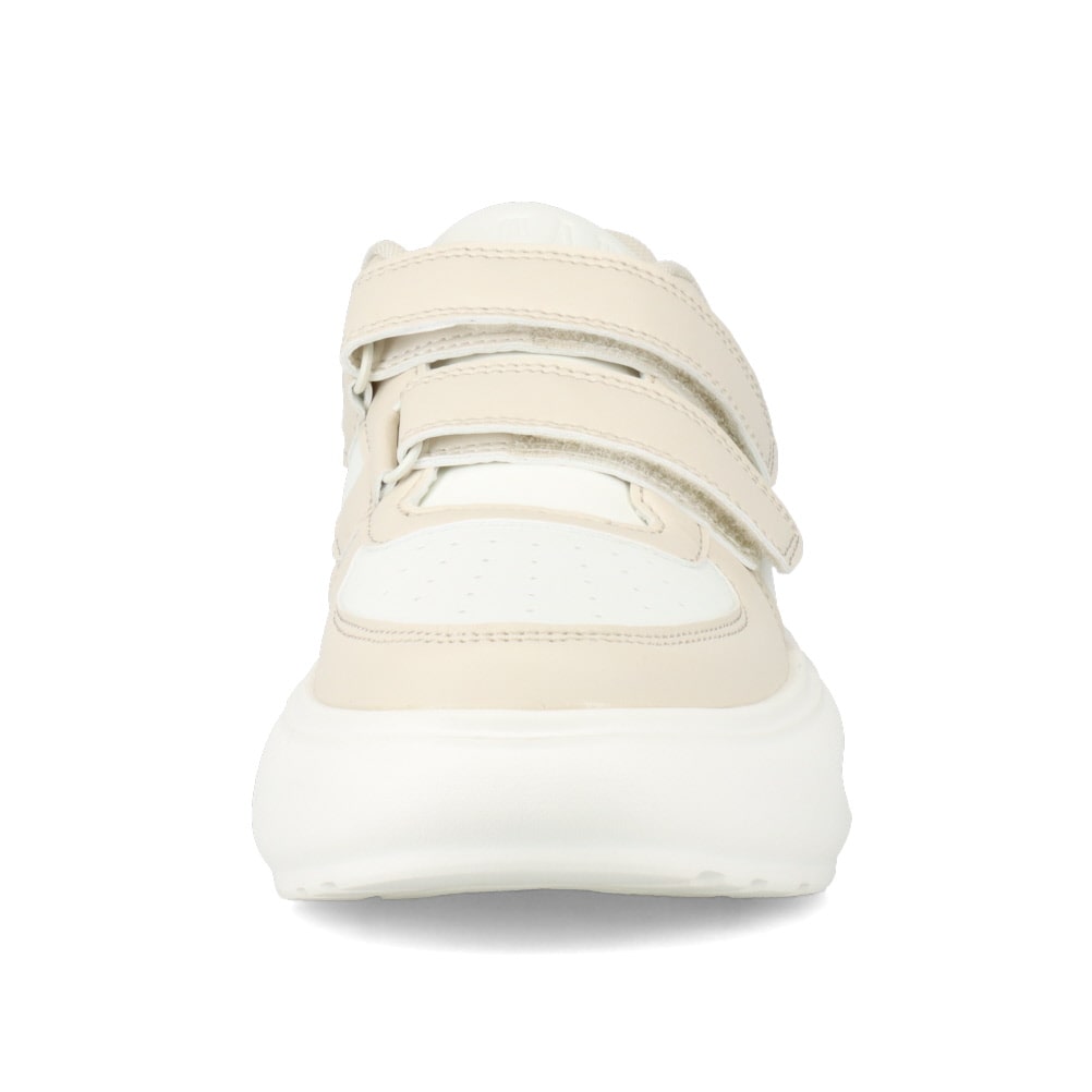 コートスニーカー